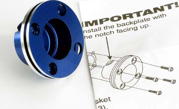 Backplate, machined aluminum (blue-anodized)(requires electric bump starter) (not for use with Nitro Stampede)