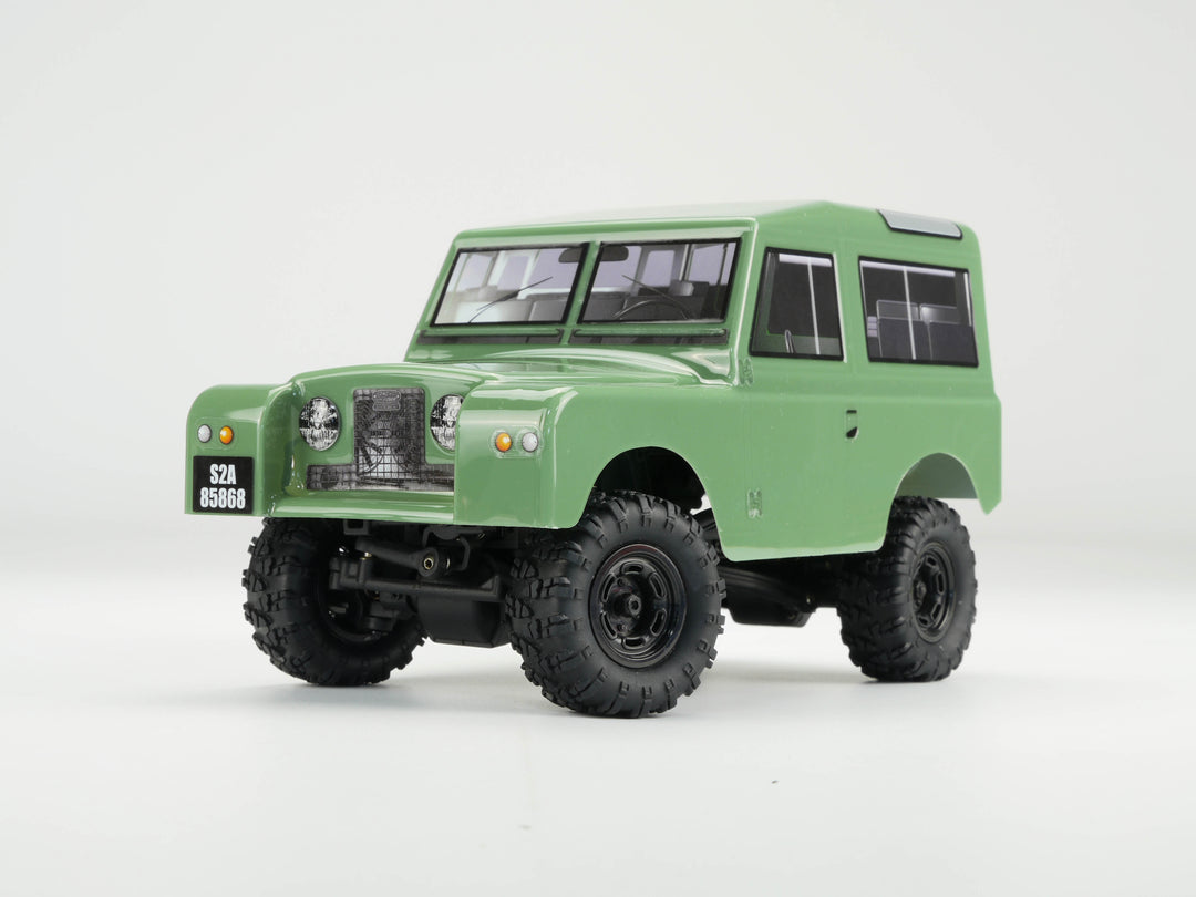Carisma 1/24 Scale 4WD MSA-1E 1968 Land Rover D Series II A RTR CIS85868